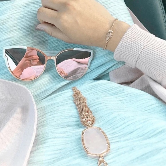 KENDRA SCOTT • Gold Rayne Rose Quartz Tassel Necklace - Picture 4 of 6